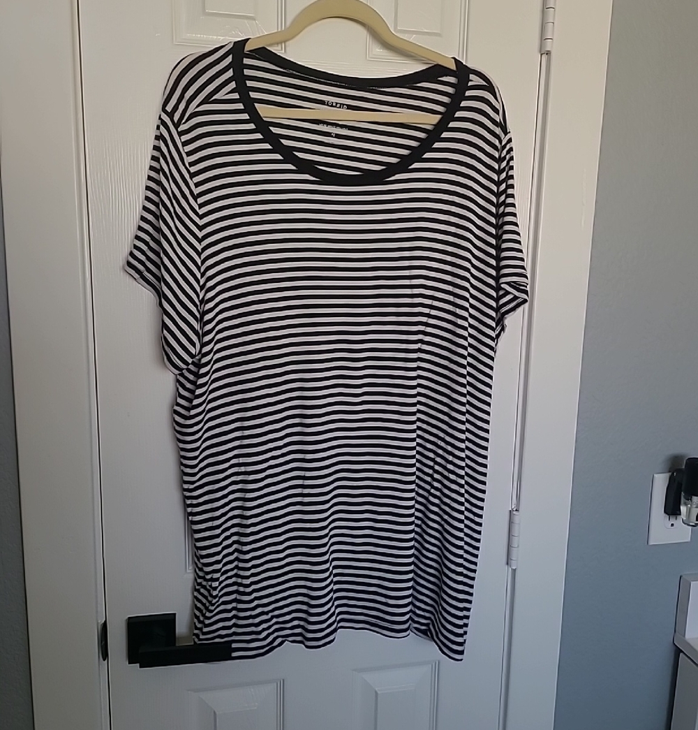 torrid Black and White Striped Scoop Neck Tee